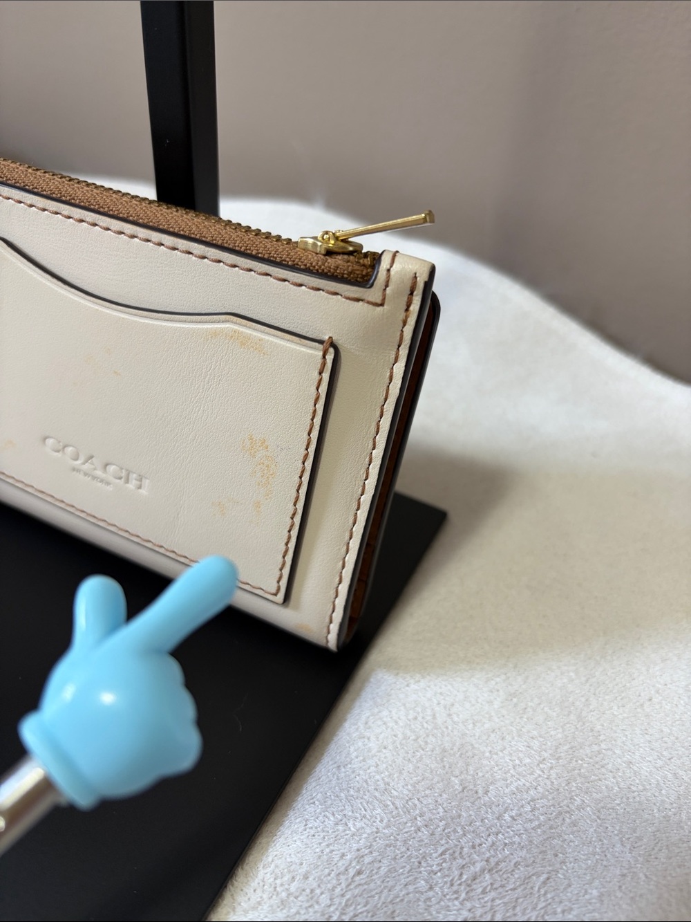 Coach Cream Leather Card Case with Rainbow Skate Logo - Picture 16 of 16